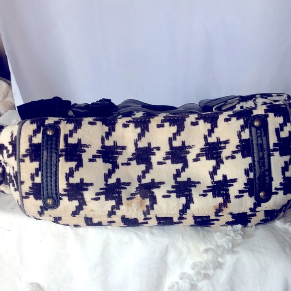 JUICY COUTURE Y2K black and cream Daydreamer houndstooth velour tote handbag. - Picture 10 of 16